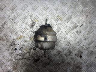 подушка крепления двигателя Volkswagen Passat B5 1998, 4B0199379E