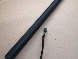 амортизатор крышки багажника (3-5 двери) Porsche Macan 1 поколение 2015, 3.0 л., дизель, 95B827851B