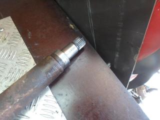 полуось передняя правая (приводной вал, ШРУС) Ford Fiesta 5 поколение 2004, 1.3 л., бензин