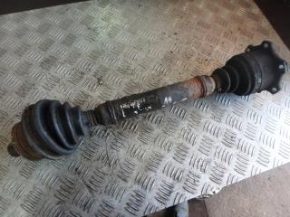 полуось передняя левая (приводной вал, ШРУС) Audi A4 B5 1999, 2.4 л., бензин, 4V0407271F
