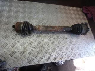 полуось передняя левая (приводной вал, ШРУС) Volkswagen Passat B5 1998, 2.3 л., бензин