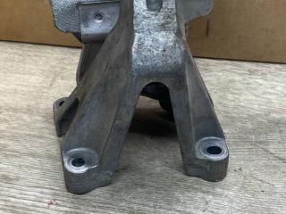 кронштейн двигателя Porsche Macan 1 поколение 2016, 3.0 л., дизель, АКПП, 8K0199307