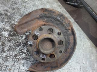 ступица задняя левая Volkswagen Passat B5 1998