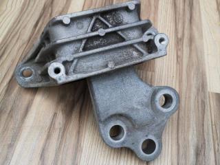 подушка крепления двигателя Chevrolet Equinox 3 поколение 2018, 1.5 л., бензин, АКПП, полный привод, 84157571