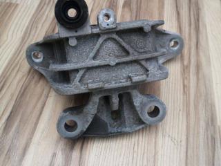 подушка крепления двигателя Chevrolet Equinox 3 поколение 2018, 1.5 л., бензин, АКПП, полный привод, 84304334