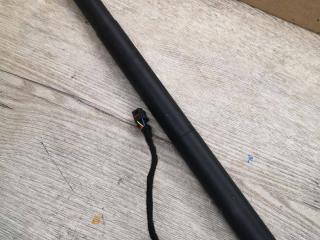 амортизатор крышки багажника (3-5 двери) Porsche Macan 1 поколение 2016, 3.0 л., дизель, АКПП, 95B827851C