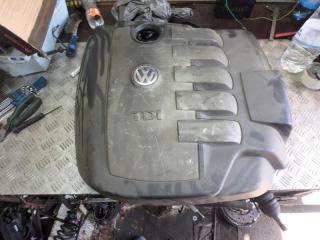 декоративная крышка двигателя Volkswagen Touareg 1 поколение 2005, 2.5 л., дизель, АКПП, внедорожник 5 дв., 070103927