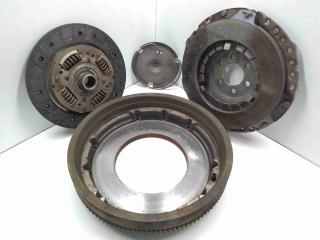 комплект сцепления Volkswagen Golf 4 поколение 2003, 1.9 л., SDi, дизель, МКПП, передний привод, 027105273D, AQM, 038141025L, 038141031, 055141124H