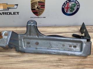 кронштейн (крепление) Alfa Romeo Stelvio 1 поколение 2018, 2.9 л., бензин