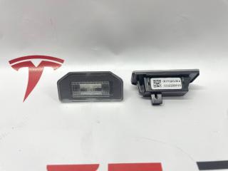 подсветка номера Tesla Model Y 1 поколение (2020 - 2026), 1449730-00-B