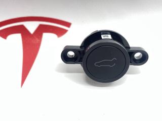 кнопка открытия багажника Tesla Model Y 1 поколение (2020 - 2026), 1501907-00-B