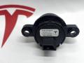 кнопка открытия багажника Tesla Model Y 1 поколение (2020 - 2026), 1501907-00-B - фото №2