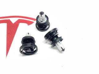 клипса Tesla Model Y 1 поколение (2020 - 2026), 1135147-00-B