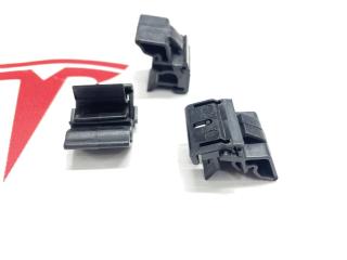 клипса Tesla Model Y 1 поколение (2020 - 2026), 1472872-00-B