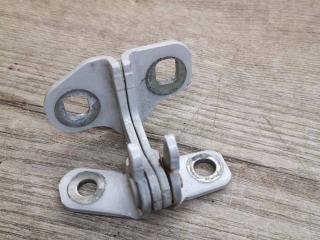 петля двери Chevrolet Malibu 8 поколение [рестайлинг] 2016, 2.0 л., бензин, передний привод