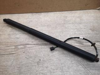 амортизатор крышки багажника (3-5 двери) Porsche Macan 1 поколение 2014, 3.0 л., дизель, 95B827851B