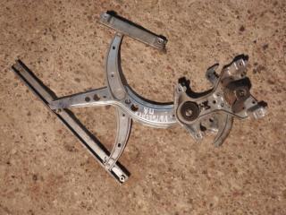 стеклоподъемник передний правый Volkswagen Passat B3 1990