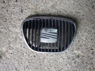 решетка радиатора SEAT Ibiza 3 поколение 2003