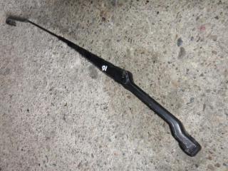 щеткодержатель (поводок стеклоочистителя, дворник) Volkswagen Polo 3 поколение 1996