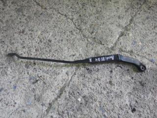 щеткодержатель (поводок стеклоочистителя, дворник) Audi 80 B3 1992