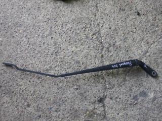 щеткодержатель (поводок стеклоочистителя, дворник) Peugeot 206 1 поколение 2003