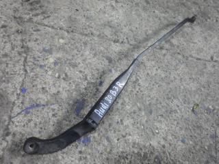 щеткодержатель (поводок стеклоочистителя, дворник) Audi 80 B3 1988