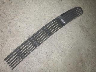 заглушка (решетка) в бампер Volkswagen Passat B5 1998