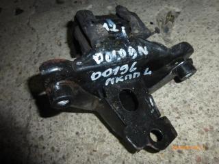 подушка крепления КПП Volkswagen Polo 4 поколение 2003, 1.2 л., бензин, МКПП, хетчбэк 5 дв.