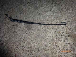 щеткодержатель (поводок стеклоочистителя, дворник) Audi A4 B5 [рестайлинг] 2000, 1.8 л., бензин, МКПП