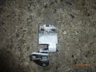 петля двери Mercedes-Benz Vito W638 2000