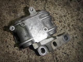 подушка крепления двигателя Volkswagen Golf 5 поколение 2007, 1.9 л., дизель, МКПП, хетчбэк 5 дв., 1K0199262