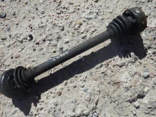 полуось передняя левая (приводной вал, ШРУС) Audi 80 B3 1989, 1.8 л., бензин, МКПП, седан