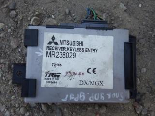 блок управления центральным замком Mitsubishi Carisma 1 поколение [рестайлинг] 2001, 1.9 л., дизель, МКПП, хетчбэк 5 дв., MR238029