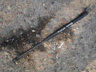 амортизатор крышки багажника (3-5 двери) Volkswagen Polo 3 поколение 1998, 1.0 л., бензин, МКПП, хетчбэк 5 дв.