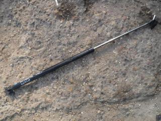 амортизатор крышки багажника (3-5 двери) Mitsubishi Space Runner 2 поколение 2001, 2.0 л., бензин, МКПП, минивэн