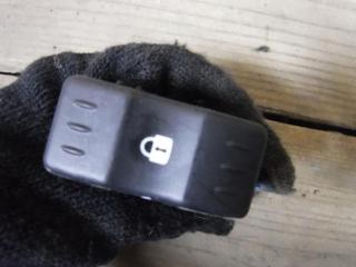 кнопка ручного тормоза (ручника) Dacia Logan 1 поколение 2005, 1.4 л., бензин, МКПП, седан