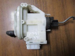 активатор (привод) замка двери Volkswagen Passat B4 1994, 357862153H