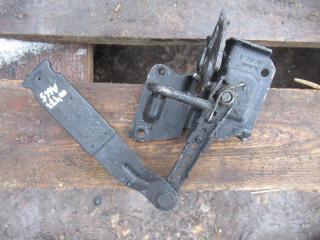 замок капота Audi A6 C5 [рестайлинг] 2003, 2.5 л., дизель, МКПП, седан