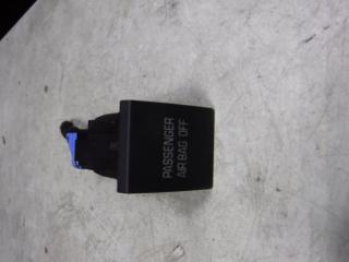 кнопка ручного тормоза (ручника) Skoda Roomster 1 поколение 2007, 1.4 л., дизель, МКПП, универсал, 5J0919235