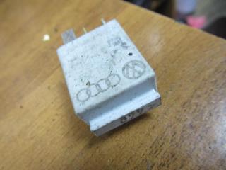 реле (прочие) Volkswagen Passat B6 2006, 2.0 л., дизель, МКПП, универсал, 1K0951253