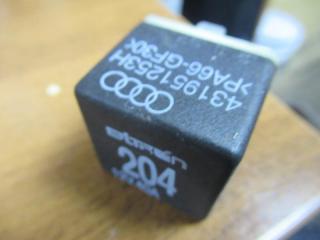 блок управления вентилятором (реле) Volkswagen Passat B5 1998, 431951253H