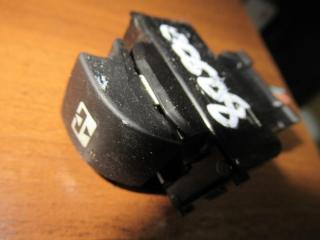 кнопка открывания люка Peugeot 207 1 поколение 2009, 1.6 л., дизель, МКПП, универсал, 96612184