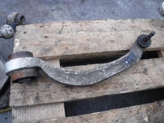 рычаг передний левый Volkswagen Passat B5 1999