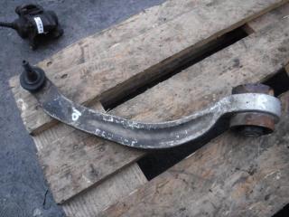 рычаг передний правый Volkswagen Passat B5 2000