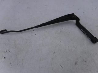 щеткодержатель (поводок стеклоочистителя, дворник) Volkswagen Polo 3 поколение 1998, 1.0 л., бензин, МКПП, хетчбэк 5 дв.