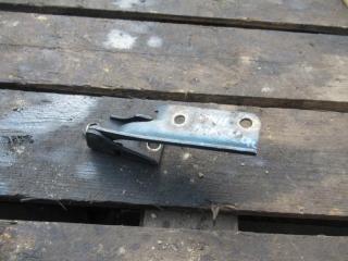 петля капота Mitsubishi Pajero 2 поколение [рестайлинг] 2001, 3.2 л., дизель, АКПП, внедорожник 3 дв.