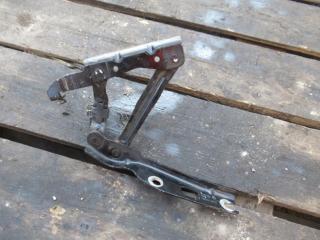 петля капота Volkswagen Eos 1 поколение 2007, 1Q0823302C