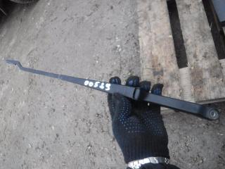 щеткодержатель (поводок стеклоочистителя, дворник) Volkswagen Polo 3 поколение 1995, 1.3 л., бензин, МКПП, хетчбэк 5 дв.