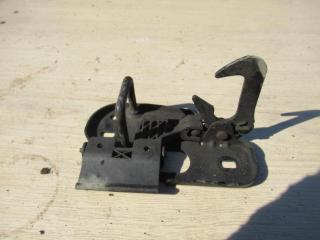 замок капота Volkswagen Passat B6 2008, 2.0 л., дизель, МКПП, универсал