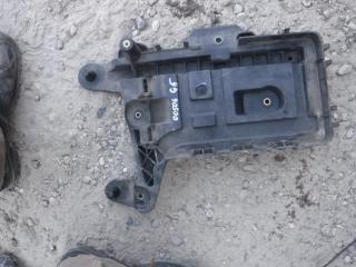 полка аккумулятора Volkswagen Golf 5 поколение 2008, 1.9 л., дизель, МКПП, универсал, 1K0915333C